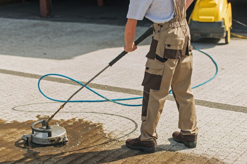 Cleaning Driveways with Power Washing